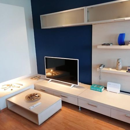 Wenie Apartment By EasyBoekarest Buitenkant foto