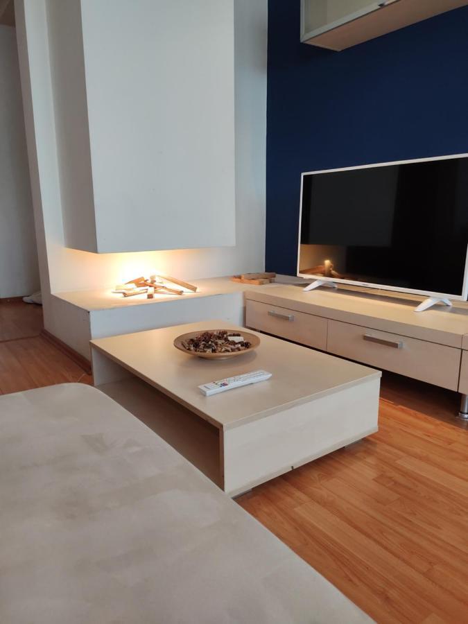 Wenie Apartment By EasyBoekarest Buitenkant foto